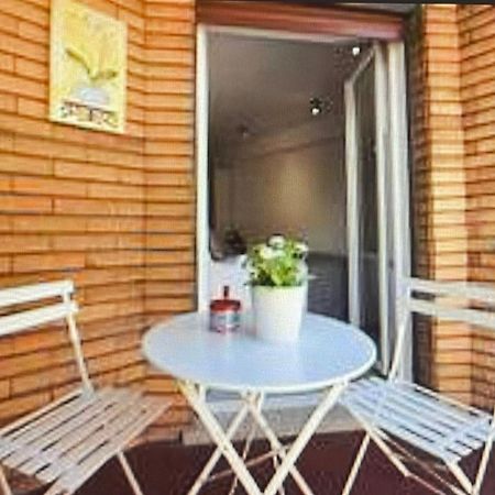 Forty1 Apartment Near Metro Cipro Рим Екстериор снимка