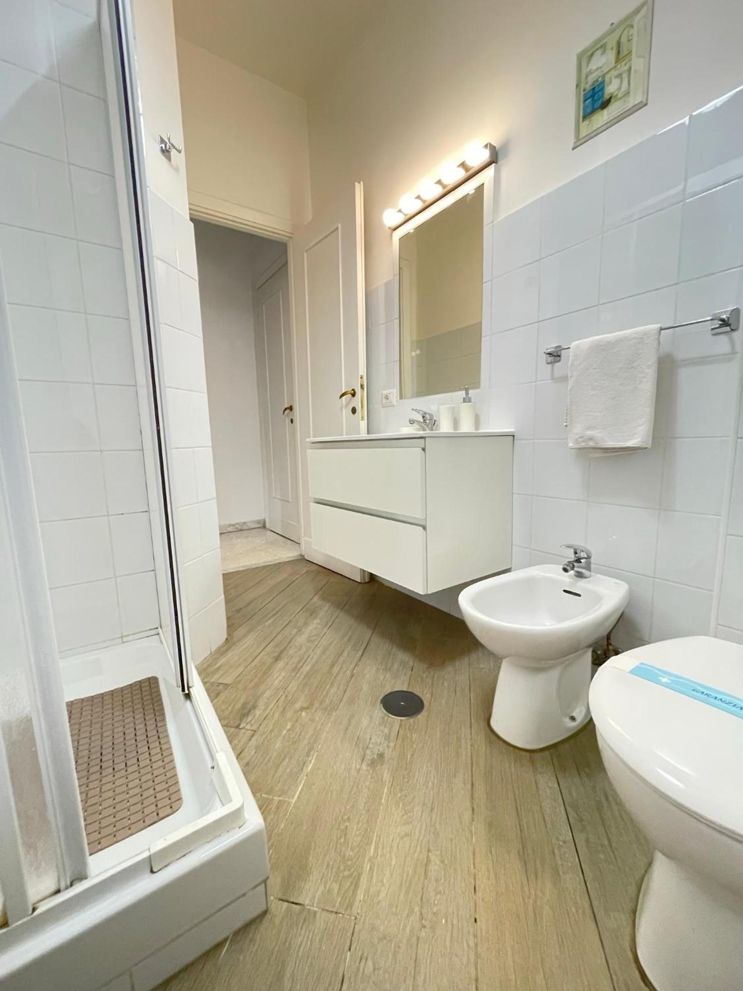 Forty1 Apartment Near Metro Cipro Рим Екстериор снимка