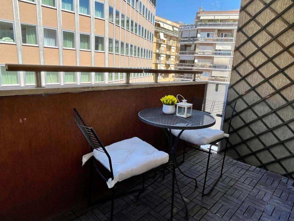 Forty1 Apartment Near Metro Cipro Рим Екстериор снимка