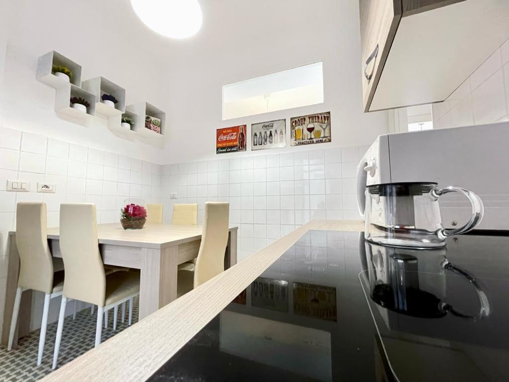 Forty1 Apartment Near Metro Cipro Рим Екстериор снимка